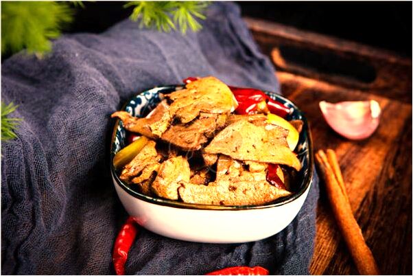 夢見蛇擋道回不去家代表著什麼？_周公解夢官網