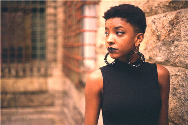 夢到了把別人推下山崖是凶兆還是吉兆_周公解夢官網