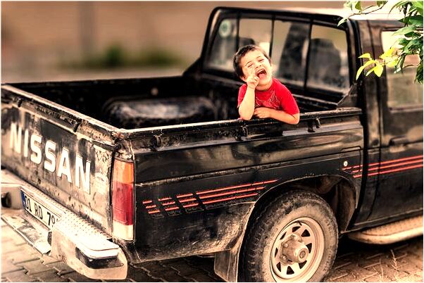 夢到了船靠岸的時候側翻倒了有什麼含義_周公解夢官網