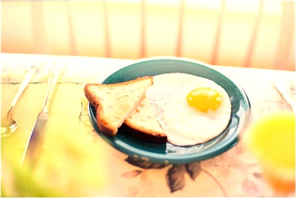 夢到了穿著大學新校服是啥預兆_周公解夢官網