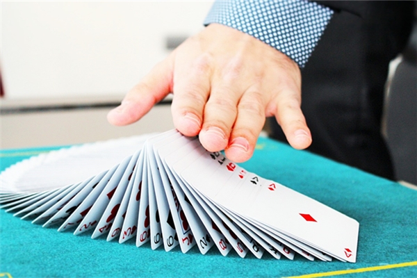夢到打牌贏錢了有什麼寓意嗎_周公解夢