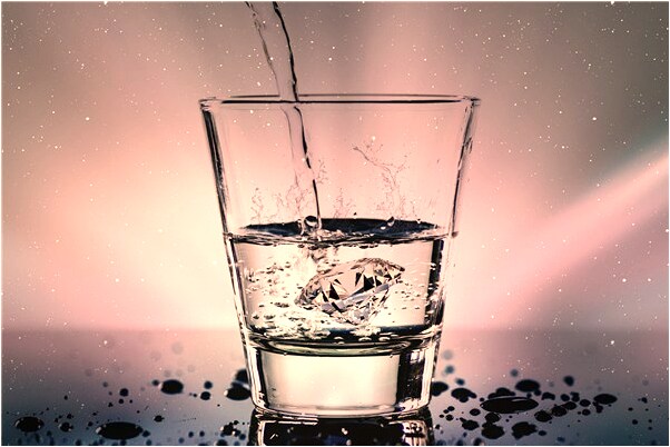 夢到了陌生矮男想讓我幫他保管錢是咋回事_周公解夢官網