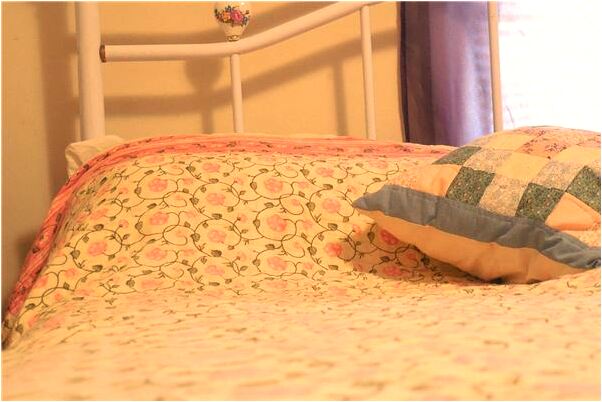 夢到了有人頭帶白布往家走是什麼意思_周公解夢官網