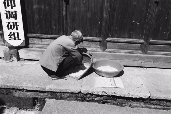 夢到活著的爺爺去世了_周公解夢