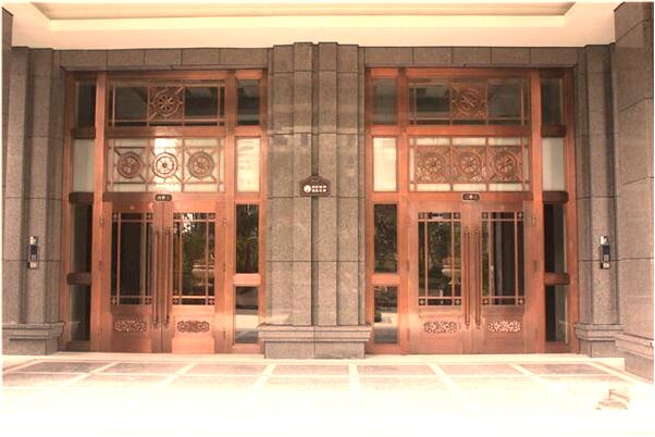 夢到毒蛇咬到手是什麼徵兆_周公解夢官網