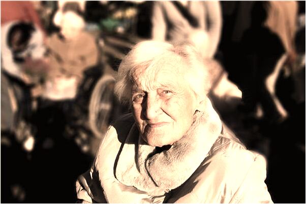 夢到活人坐油鍋上預示著什麼_周公解夢官網