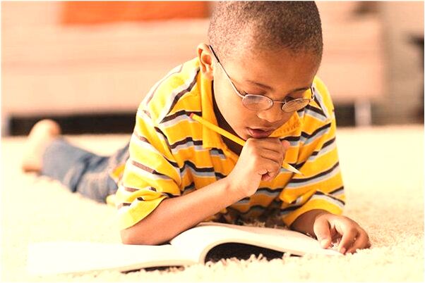 夢到槐樹花有什麼寓意嗎？_周公解夢官網