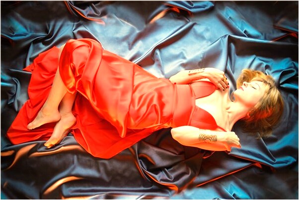 夢到腿上有兩個深深的血口子代表著什麼_周公解夢官網