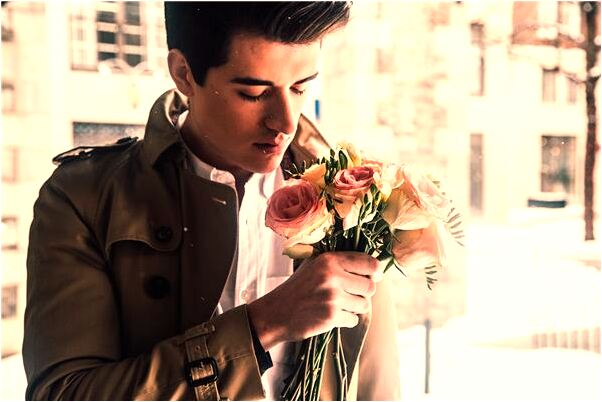 夢到了朋友露下體是啥預兆_周公解夢官網