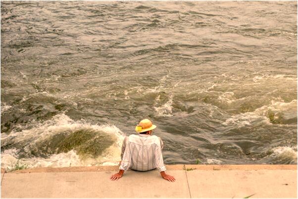 夢到自己拚命跑是啥預兆_周公解夢官網