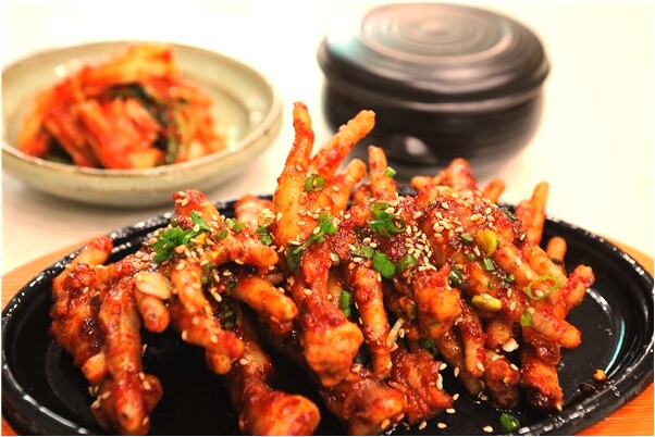 夢見女人自己被青蛇咬是什麼兆頭_周公解夢官網