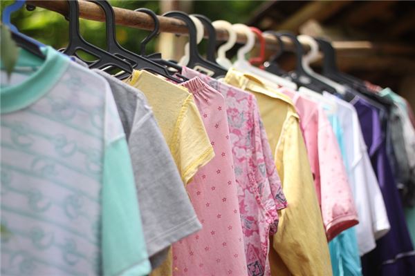 夢見自己的衣服丟了怎么樣_周公解夢