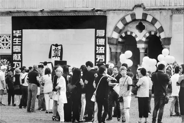 夢見參加葬禮_周公解夢