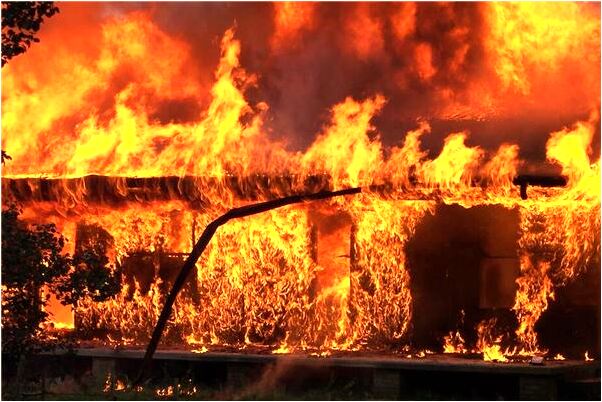 夢見女的脫掉衣服預示著什麼_周公解夢官網