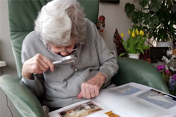 夢到了逝去的家人什麼預兆_周公解夢