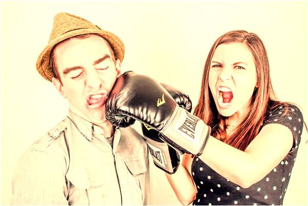 夢到爬上屋頂拆房有何寓意_周公解夢官網