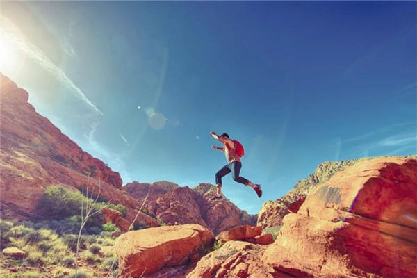 夢見往下跳是什麼意思_周公解夢