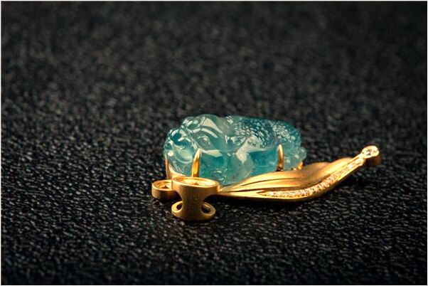 夢見石頭裡包著紅色的寶石是怎么回事_周公解夢官網