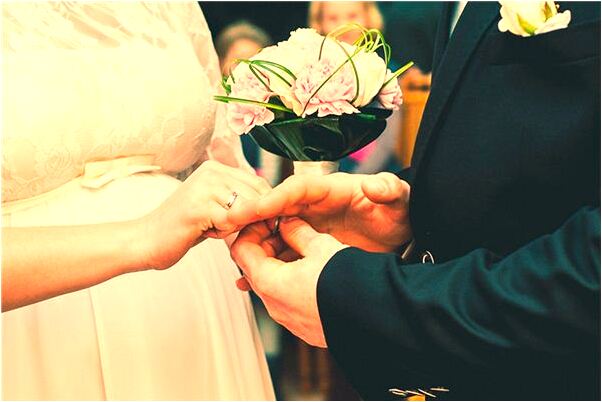 夢到夢酒店附近松樹沒了有什麼徵兆_周公解夢官網