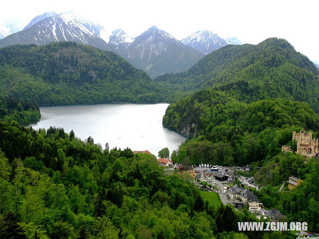 夢見車軲轆掉了一個_周公解夢夢到車軲轆掉了一個是什麼意思_做夢夢見車軲轆掉了一個好不好_周公解夢官網