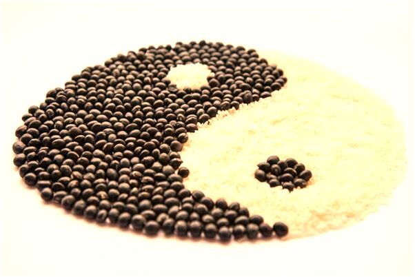 夢到喜歡的人和別的女人親熱是什麼徵兆_周公解夢官網