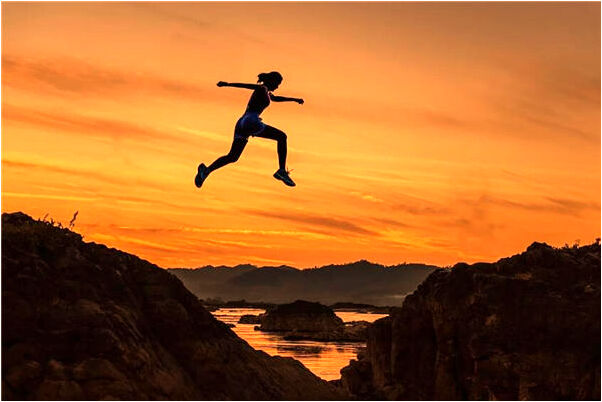 夢見摔杯子被追打有什麼意義嗎_周公解夢官網