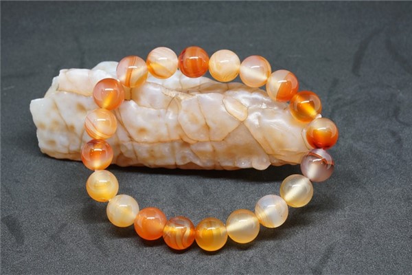 夢見玉鐲摔碎是什麼預兆_周公解夢