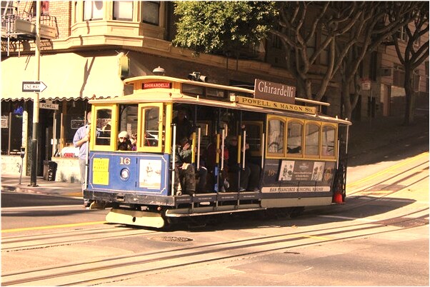 夢到馬要踩自己是什麼兆頭_周公解夢官網