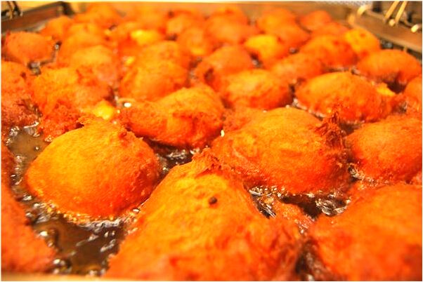 夢見一白一綠兩個手鐲有什麼預兆_周公解夢官網