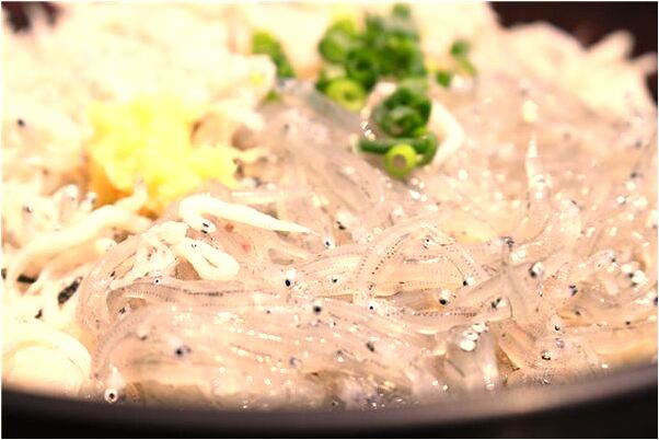 夢見分別與三個女孩接吻做愛有什麼徵兆_周公解夢官網