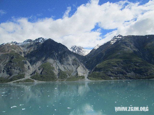 夢見情侶手拉手_周公解夢夢到情侶手拉手是什麼意思_做夢夢見情侶手拉手好不好_周公解夢官網