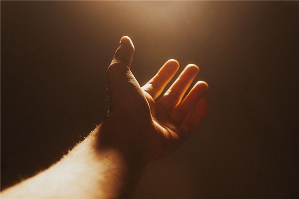 夢到了大手是什麼徵兆_周公解夢