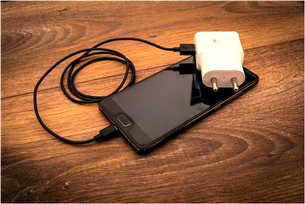 夢見在娘家打鎬子破兩個洞是吉兆嗎?_周公解夢官網