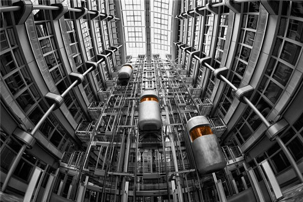 夢見坐電梯往下墜落_周公解夢