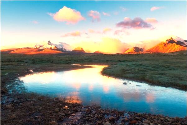 夢見有人把刀戳到我喉嚨里是什麼預兆_周公解夢官網