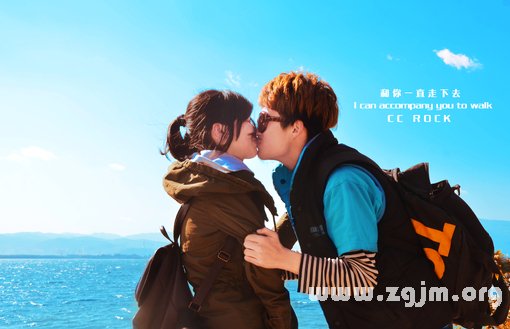 喜歡被強吻的星座女生_十二星座