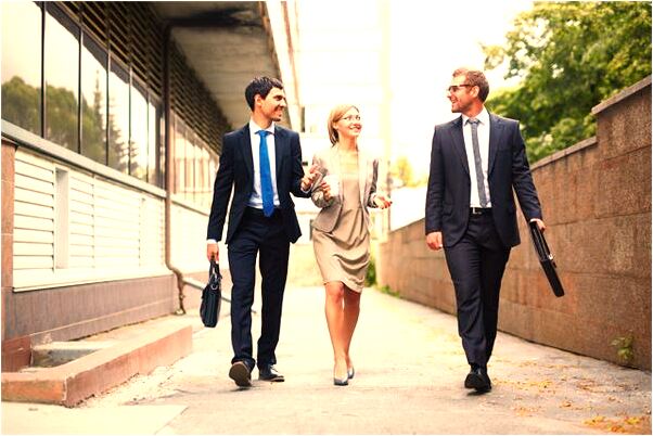 夢到一家人被馬蜂蜇意味什麼_周公解夢官網