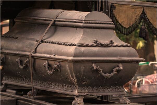 夢見貓狗特別黏人意味著什麼_周公解夢官網