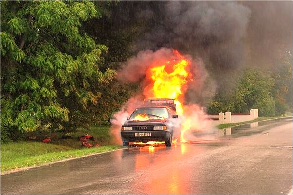 夢到自己掉糞坑被救起有什麼說法_周公解夢官網