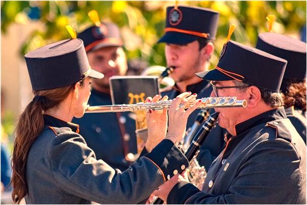 夢見手機掉到大海里了意味著什麼_周公解夢官網