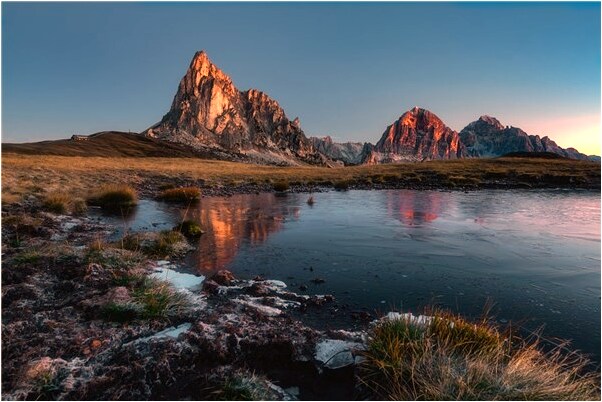 夢到大水衝倒家門是什麼意思？_周公解夢官網