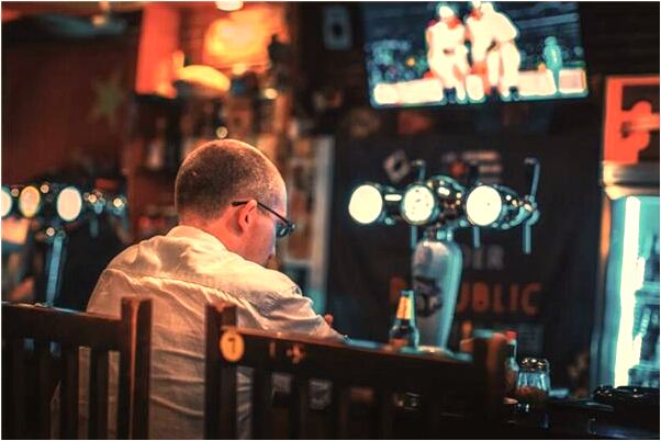 夢見從樹上掉下來沒死是什麼啟示_周公解夢官網