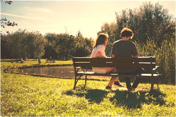 夢到自己的妻子被車子撞死了有什麼預兆_周公解夢官網