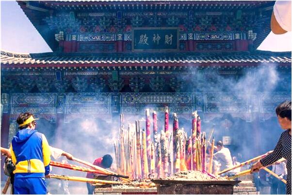 夢見狼吃肉什麼預兆_周公解夢官網