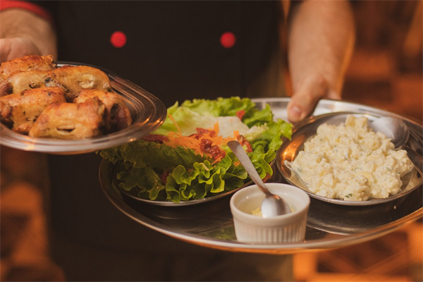 夢見同事吃飯有什麼含義_周公解夢