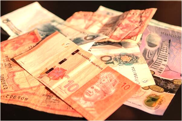 夢到了兩個男人在打架是什麼徵兆_周公解夢官網