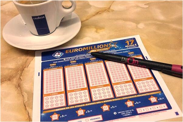 夢見拿著掃帚掃地代表著什麼?_周公解夢官網