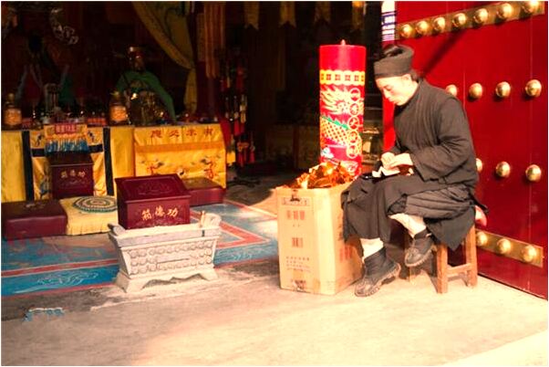 夢見買胸罩會有什麼預兆_周公解夢官網