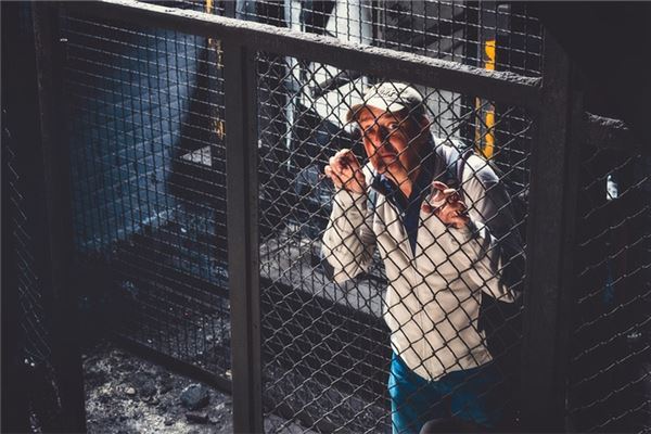 夢見坐牢是什麼意思_周公解夢