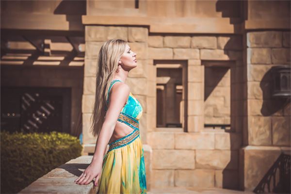 屬鼠的人12月出生什麼性格_十二生肖